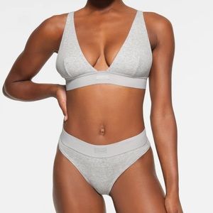 SKIMS - cotton plunge bralette